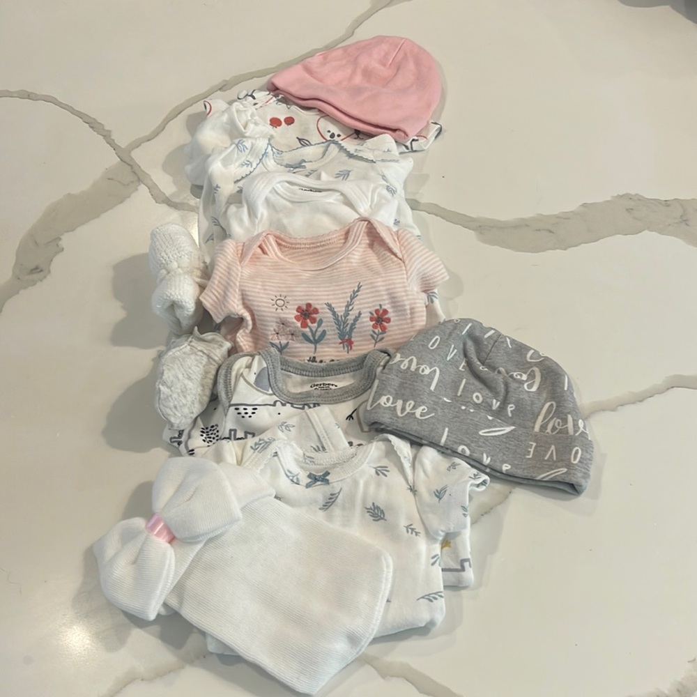 Preemie babies, onesie, very clean with mittens and hat all together 12 pieces.